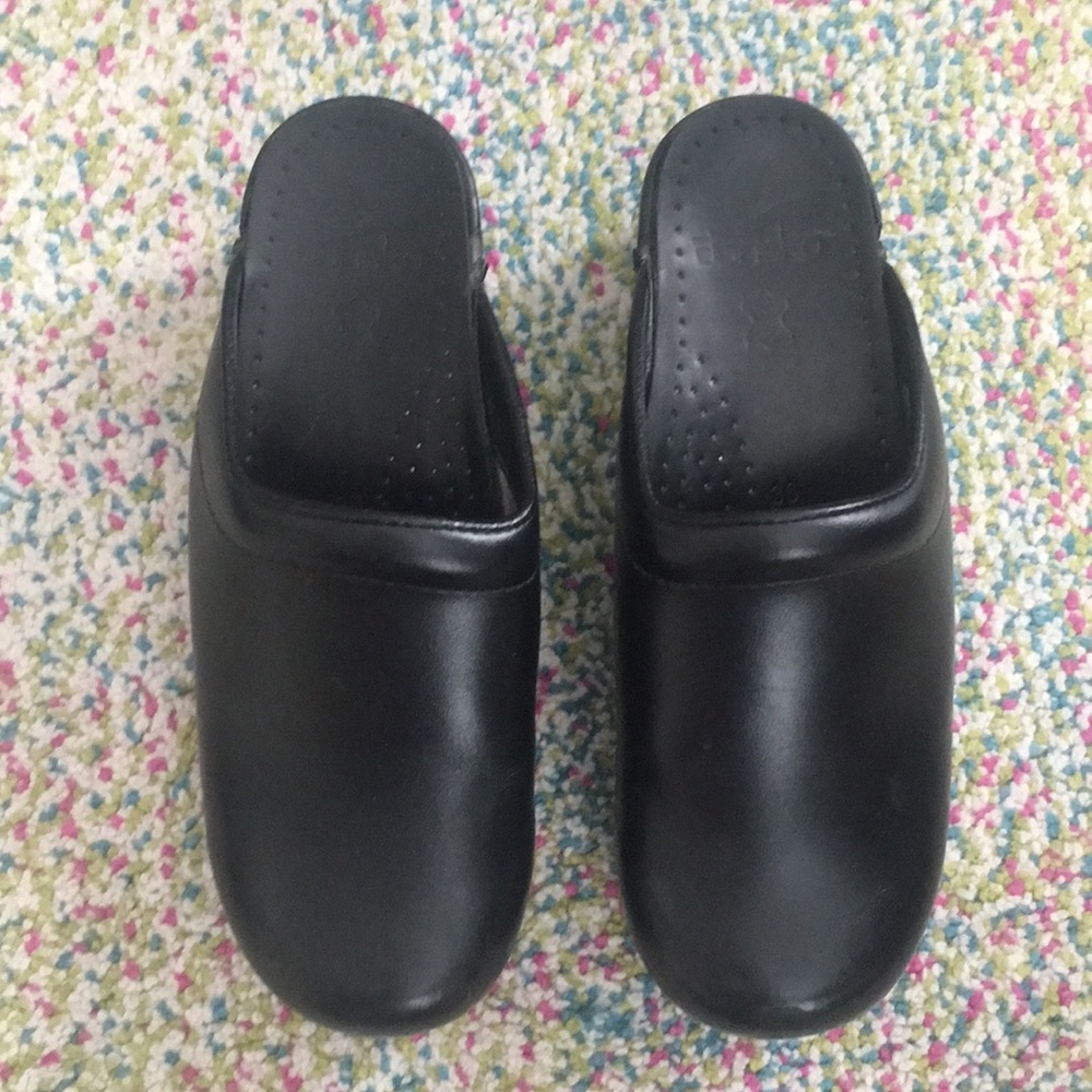 dansko black clogs